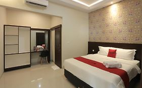 Reddoorz Plus Near Solo Paragon Mall